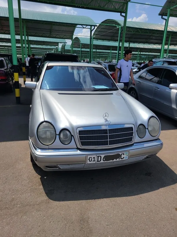 Mercedes-Benz 210