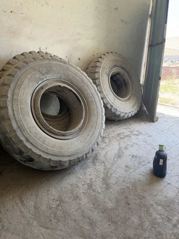 Автошины 21.00 R333 BRIDGESTONE с диском 1 Автошины 21.00 R333 BRIDGESTONE с диском 1