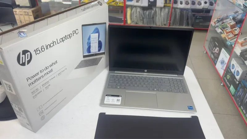 New HP core i5-13avlod DDR4 8/256 ssd holati yengi