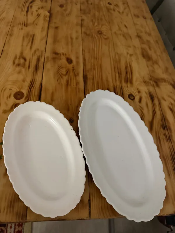Продам тарелки белые 1