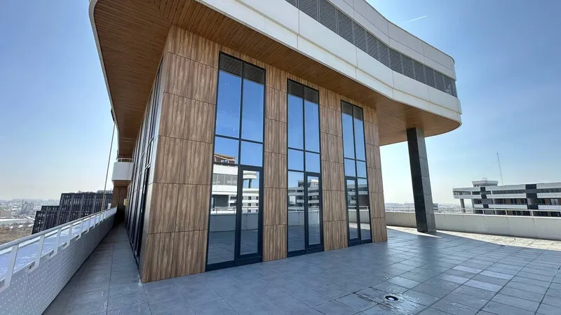Yashnobod tumanida 6 xonali, 450 m² kvartira sotiladi · ID 6957 4