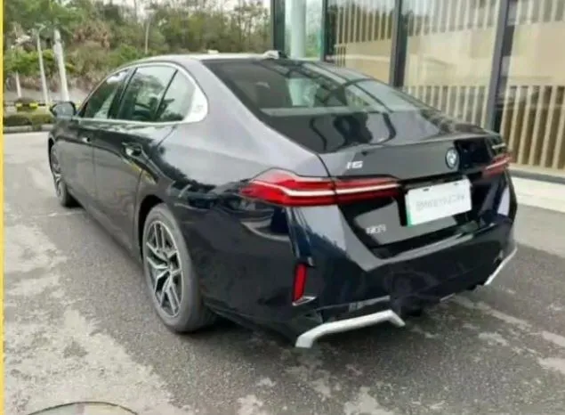 BMW i5 eDrive 40L M sport 713km 2 BMW i5 eDrive 40L M sport 713km 2