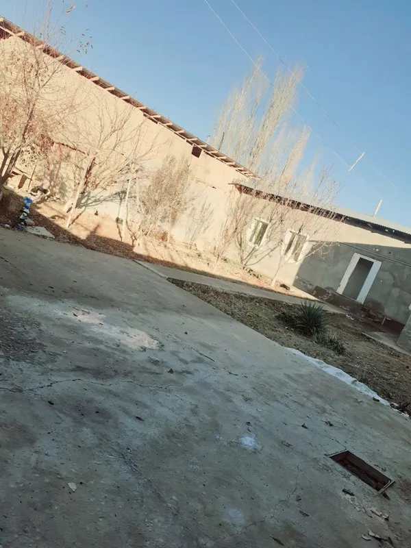 Uy sotiladi srochniy 3 Uy sotiladi srochniy 3