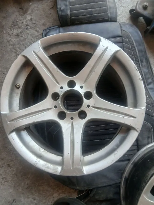 Diska R16 mersedes 4 Diska R16 mersedes 4
