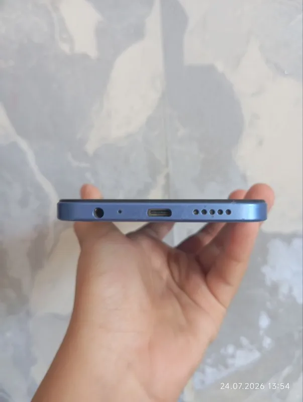 Redmi 15 c, немного пользовался, состояние идеальное, срочно 5