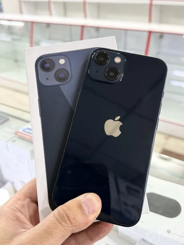 Apple 13 kuk rangda 128 li holati yahshi 2 Apple 13 kuk rangda 128 li holati yahshi 2