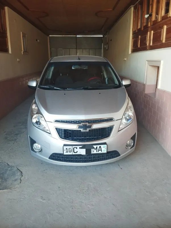 Spark. Rangi Kulirang Serebristiy metallik