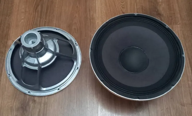 Новые неодимовые динамики Jbl (Китай).