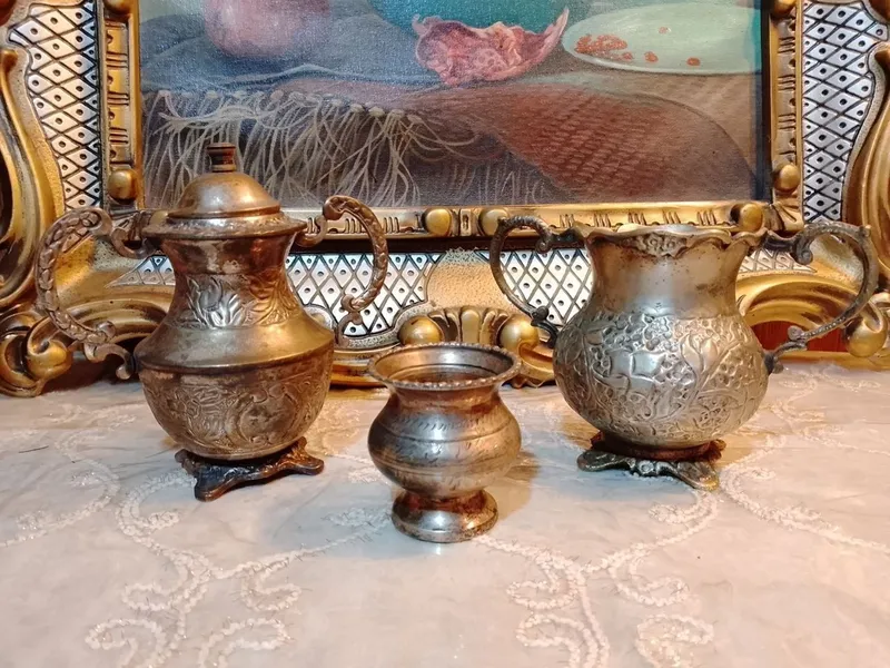 Часы старинные и кувшины подсвечники — фото 6