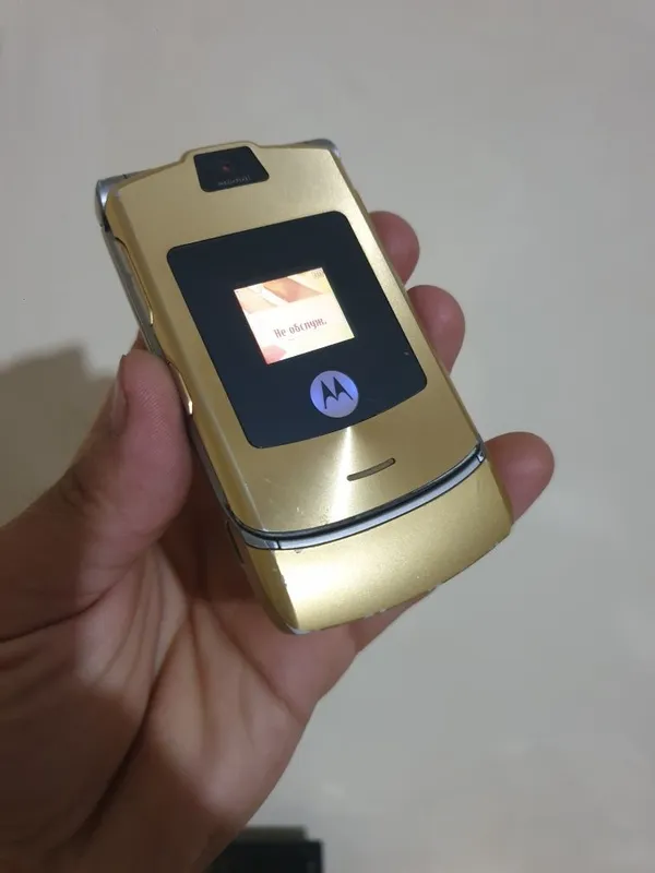 Motorola razr v3i gold