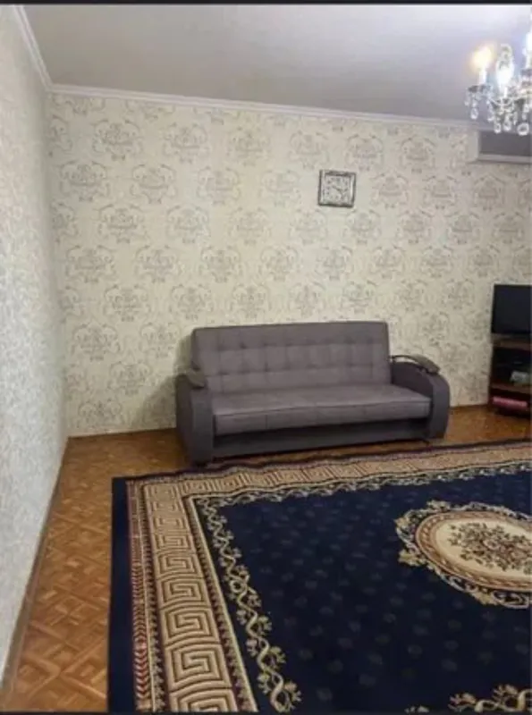 Дархан 1 комнатная 42 м2 продам срочно