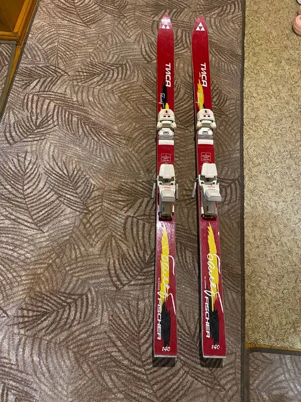 Продам лыжи. Мужские Elan. Женские, подойдут для обучения детей. — фото 7