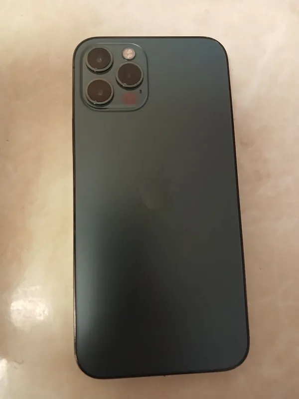 Обменяю Iphone 12pro 256gb