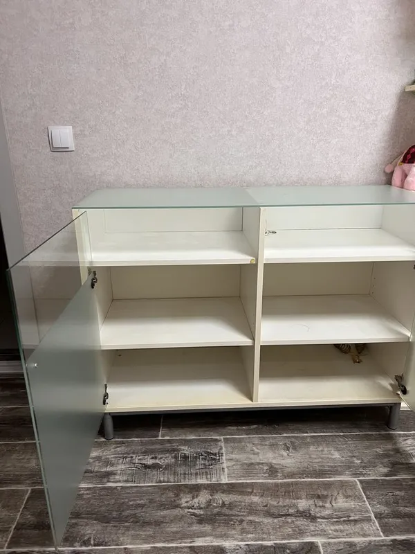 Продается стеклянная тумба-шкаф — фото 1 Продается стеклянная тумба-шкаф — фото 1