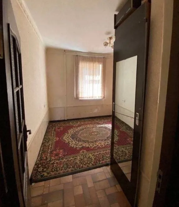 3 xonali Kvartira sotiladi 2 etaj Qarshi 4
