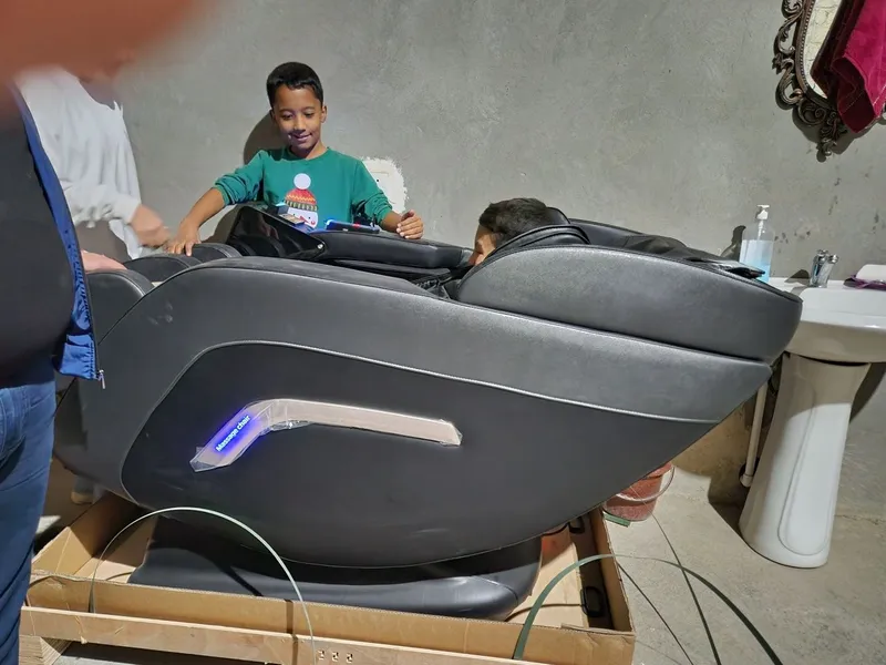 Massaj kreslo sotiladi massage chair
