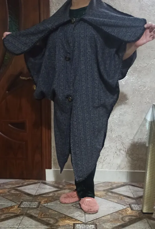 Ajoyib holatdagi bahorgi poncho 1