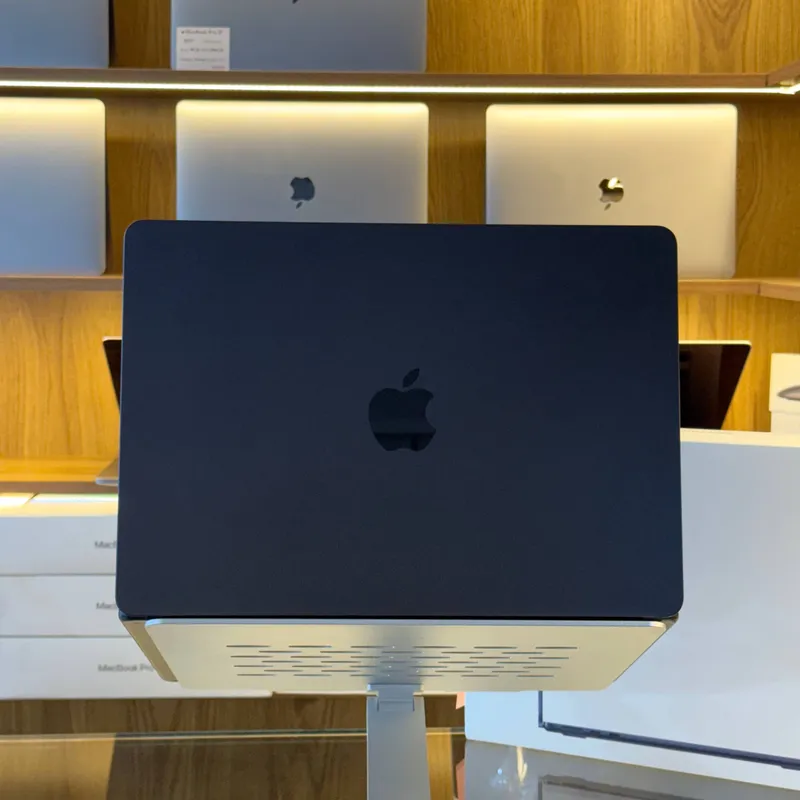 Macbook Air M2 8/256 2