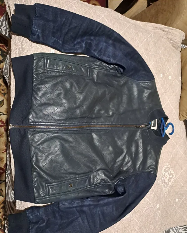 Erkaklar uchun charm kurtka 3 Erkaklar uchun charm kurtka 3