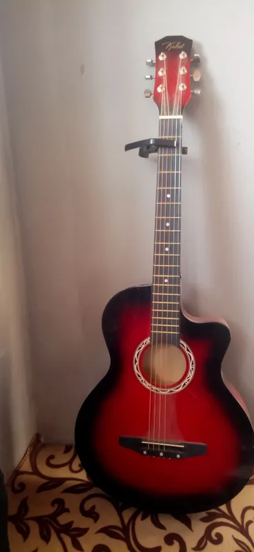 akustik gitara 38 dyumli 6 torli kamplekt sotiladi