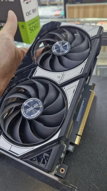 ASUS DUAL GeForce RTX 5060 OC Edition 2 ASUS DUAL GeForce RTX 5060 OC Edition 2