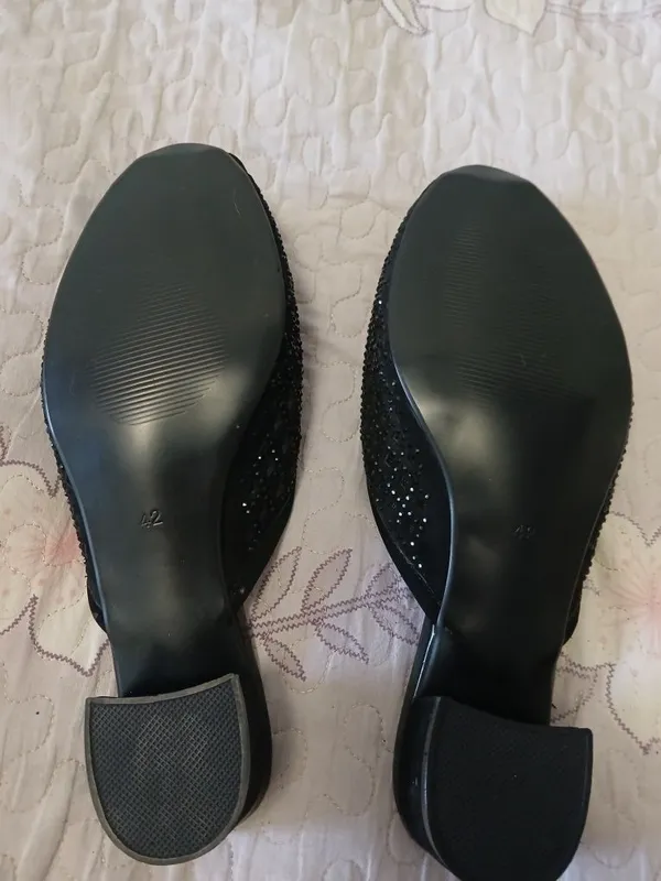 Продаются женские мюли, украшенные стразами, 3 Продаются женские мюли, украшенные стразами, 3