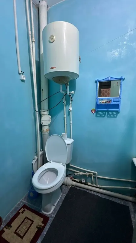 Сдаётся 1 ком кв в Чирчике 3 этаж на наваи около йидиного окно — фото 1 Сдаётся 1 ком кв в Чирчике 3 этаж на наваи около йидиного окно — фото 1
