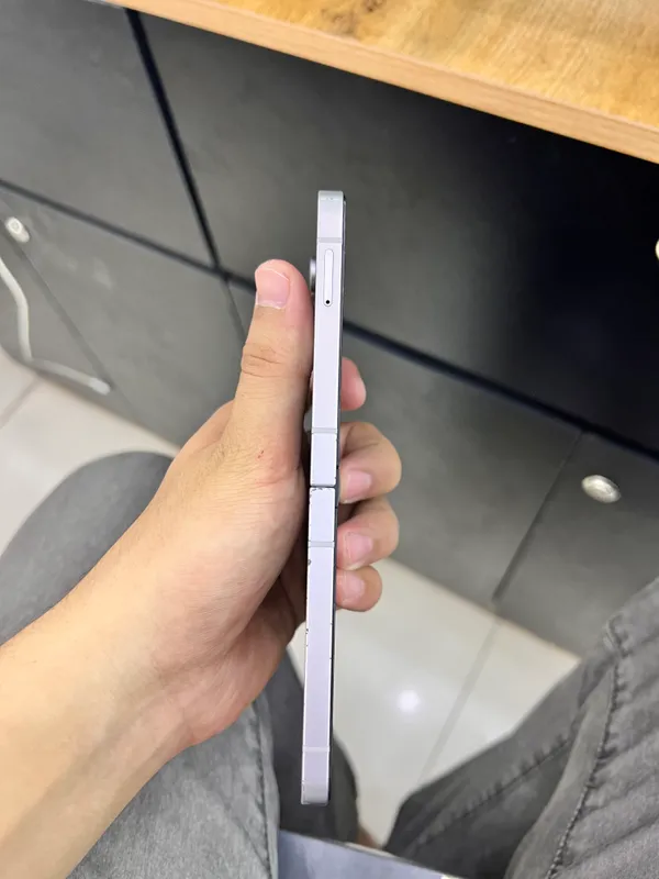 Galaxy Z Flip6 8