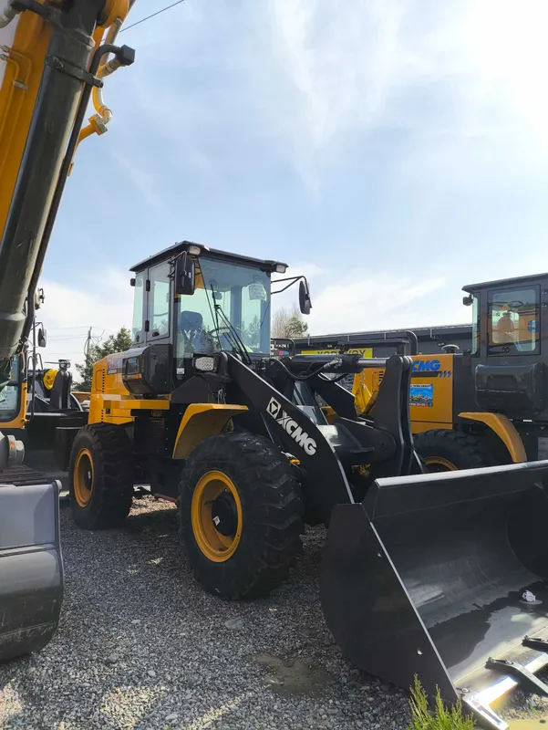 Yema Фронтальный погрузчик XCMG LW300KN 1.8 куб на складе