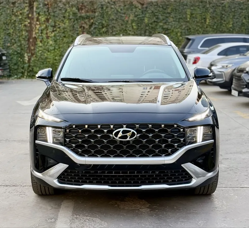 Hyundai Santa Fe 2022, 2.4 Full — Ideal holatda! Qora rangda.