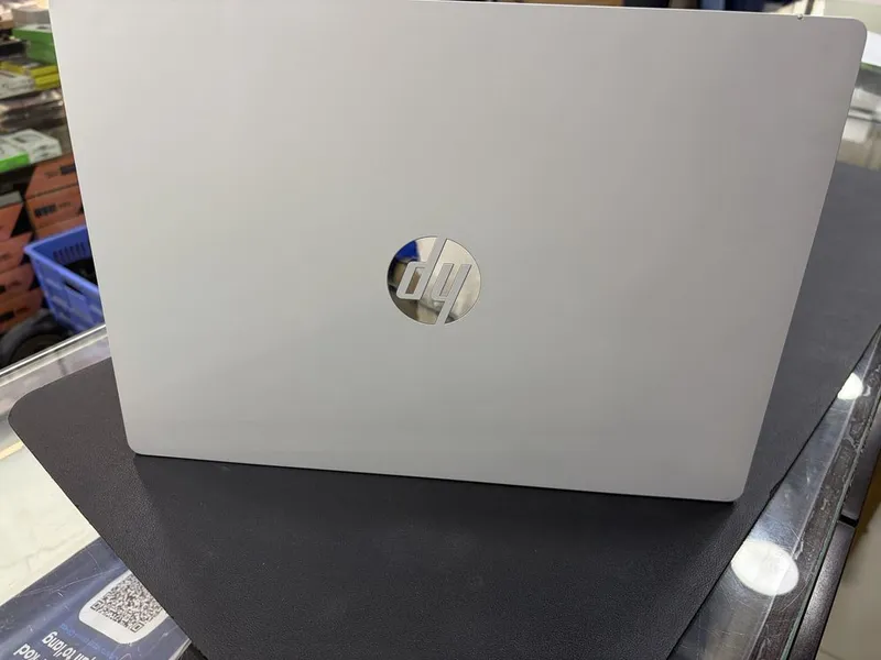 HP OmniBook 3 rayzen 5 1