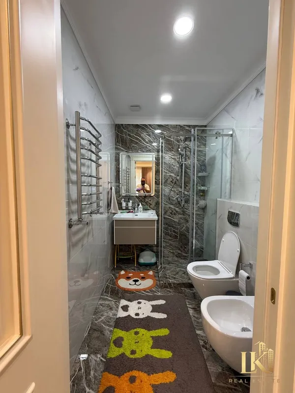 Продаётся 4-комнатная квартира, 171 м², 2/9 (Юнусабадский район, Алайский базар) 6
