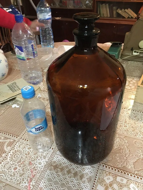 Бутыль 5 литров.