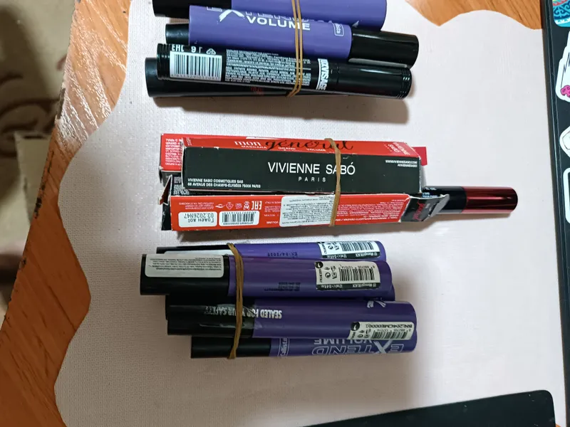 Vivyen Sabo kosmetikasi, lab bo‘yoqlari 4