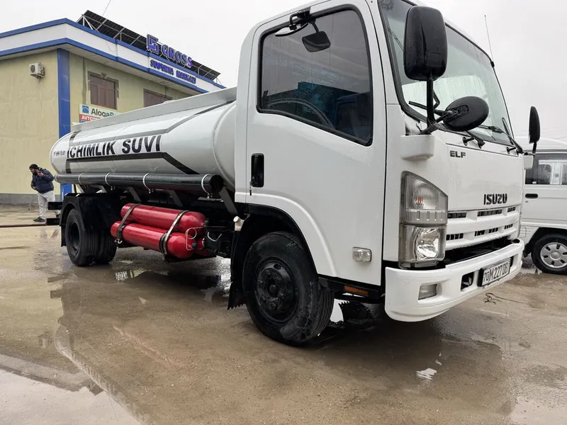 Isuzu (водавоз) 7,3 Tonna