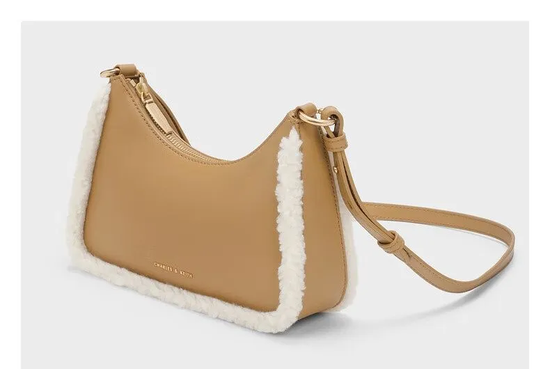 Сумка от бренда Charles & Keith — фото 3