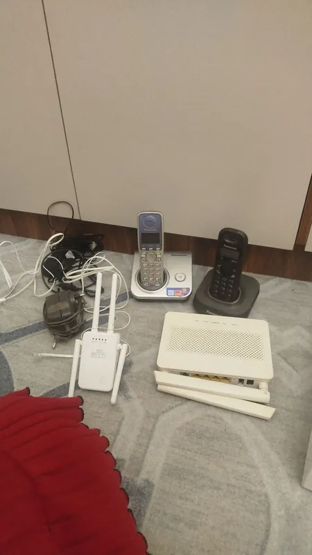 Wi-Fi router, Wi-Fi kuchaytirgich va 2 ta radiotelefon