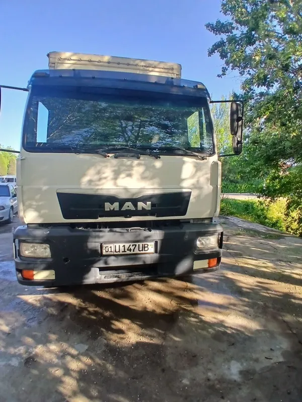 Sotiladi yuk mashinasi