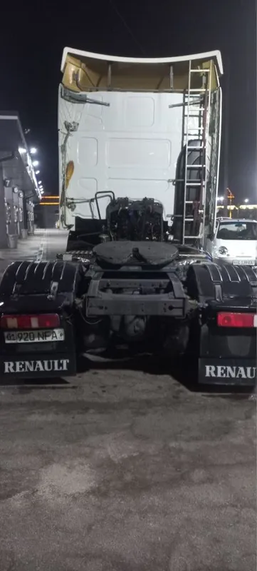 Тягач Renault Premium DXi460 5
