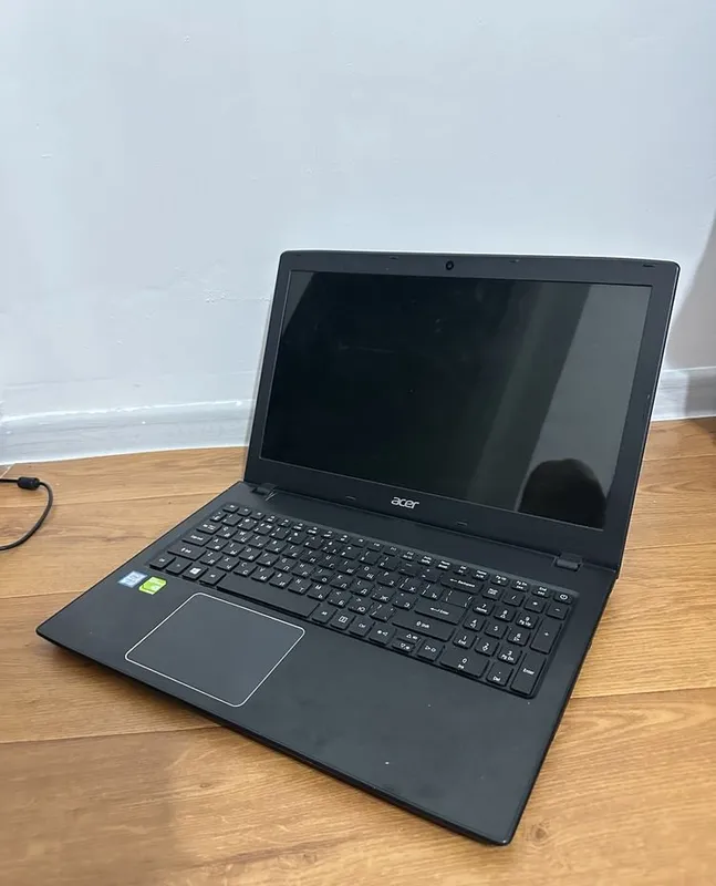 Acer Aspire E5-575G / Core i5 / 8 GB / GeForce 940MX / 1 TB 1 Acer Aspire E5-575G / Core i5 / 8 GB / GeForce 940MX / 1 TB 1