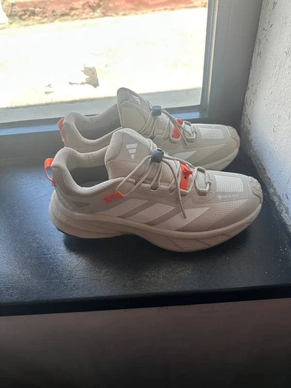 Adidas krasofka arginal 1450000–122$ 1