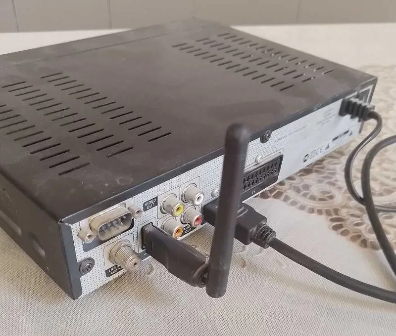 Тюнер спутниковый ТВ бокс Super Box Z450. б/у. Бухара — фото 1