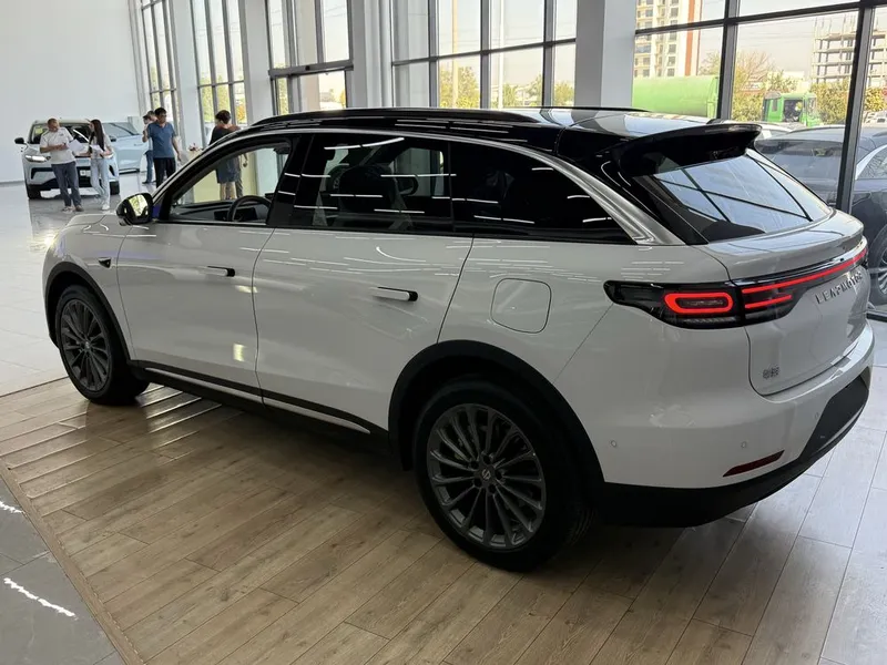 Leapmotor c11 luxury lidar 300 km gibrit 2026 — фото 1