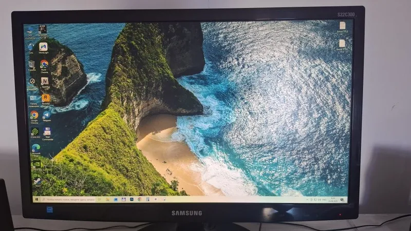Samsung 22 60 Hz monitor satiladi 1 Samsung 22 60 Hz monitor satiladi 1