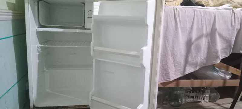 Продаётся холодильник, цена 500 тысяч сум 4