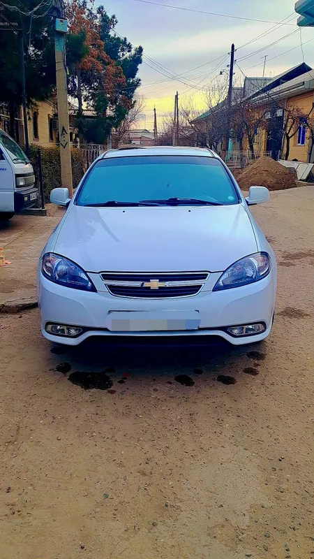 Lacetti sotiladi 2013