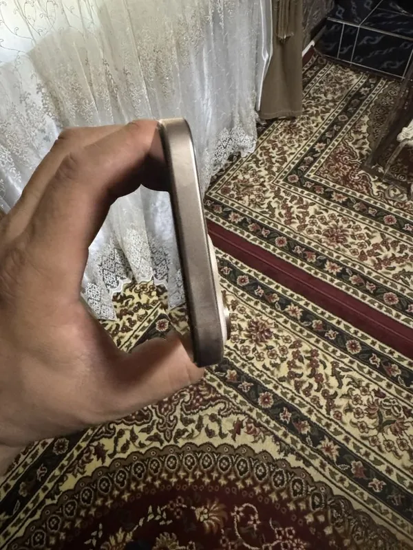 iPhone 16 pro max gold titanun 6 iPhone 16 pro max gold titanun 6