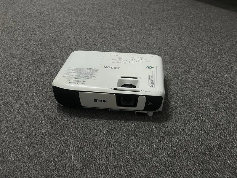 проектор epson eb-x41 eeb и экран/полотно