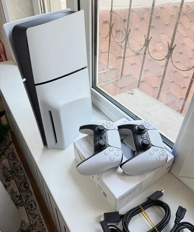 PlayStation 5 Slim 1TB + 17 ta o‘yin 2 PlayStation 5 Slim 1TB + 17 ta o‘yin 2