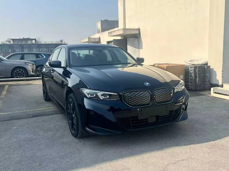 BMW I3 30% tolov bilan 3yilgacha foizsiz bolib tolashga